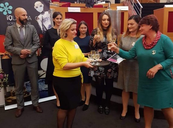 Holubova launches a book on GDPR.