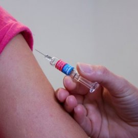 Proč rodiče nechtějí očkovat své děti? Soudy musí provádět test výhrady svědomí.